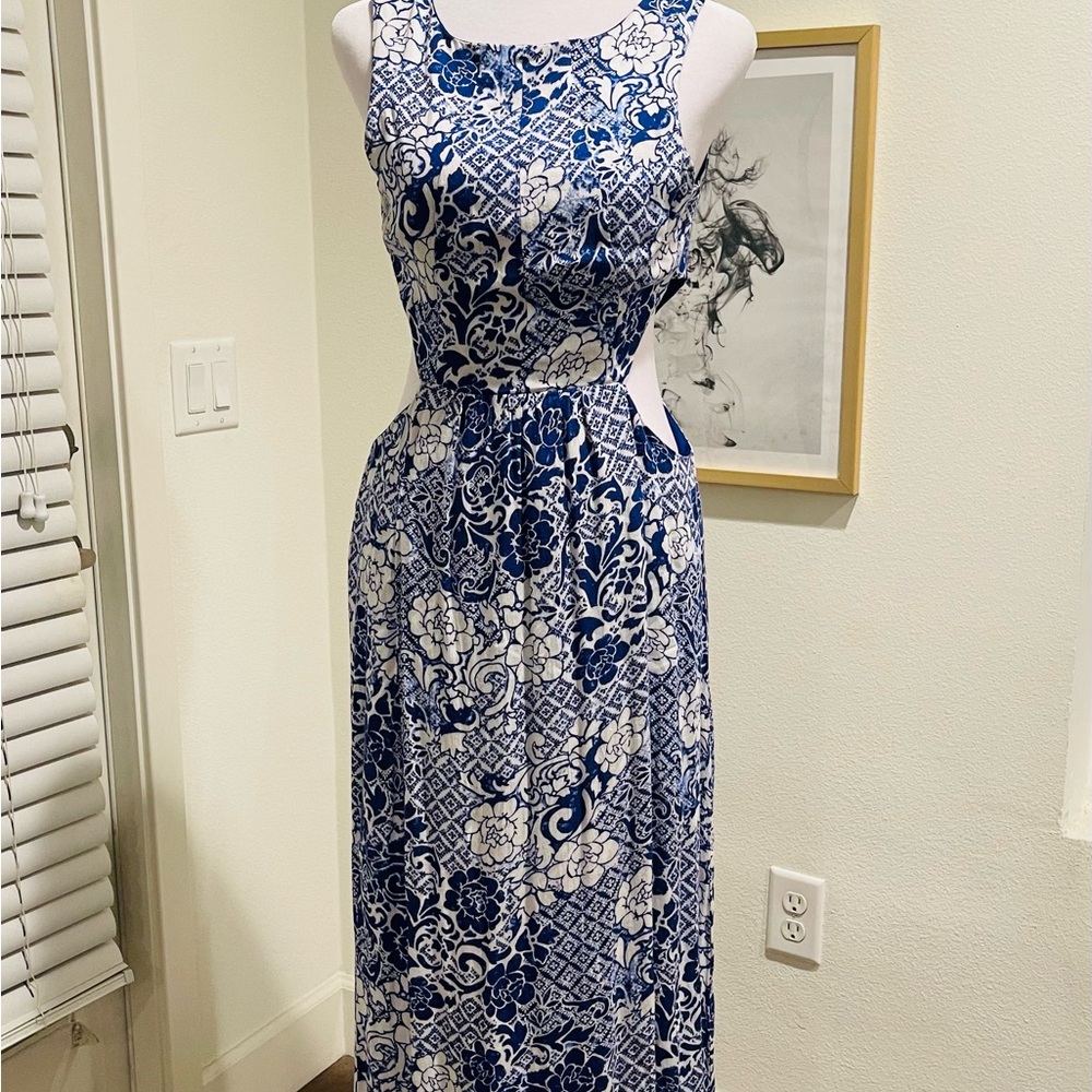 Elegant Blue and White Floral Maxi Dress